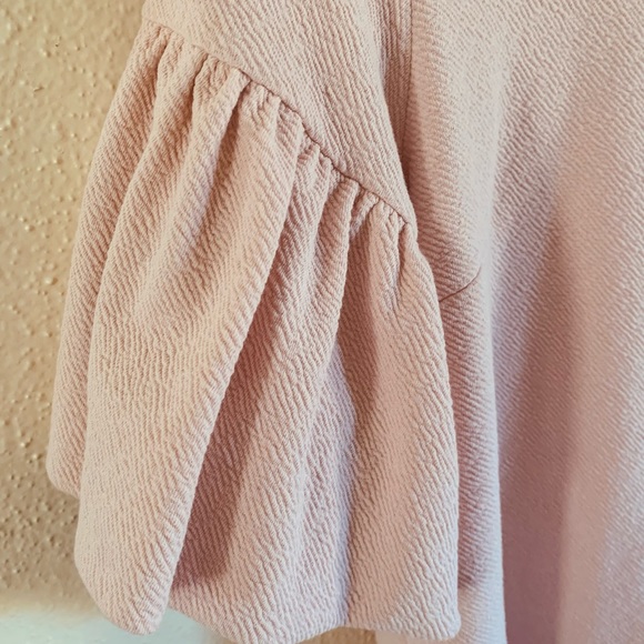 Soft pink blouse with oversized ruffle sleeves! Purchased from EXPRESS - Picture 4 of 6